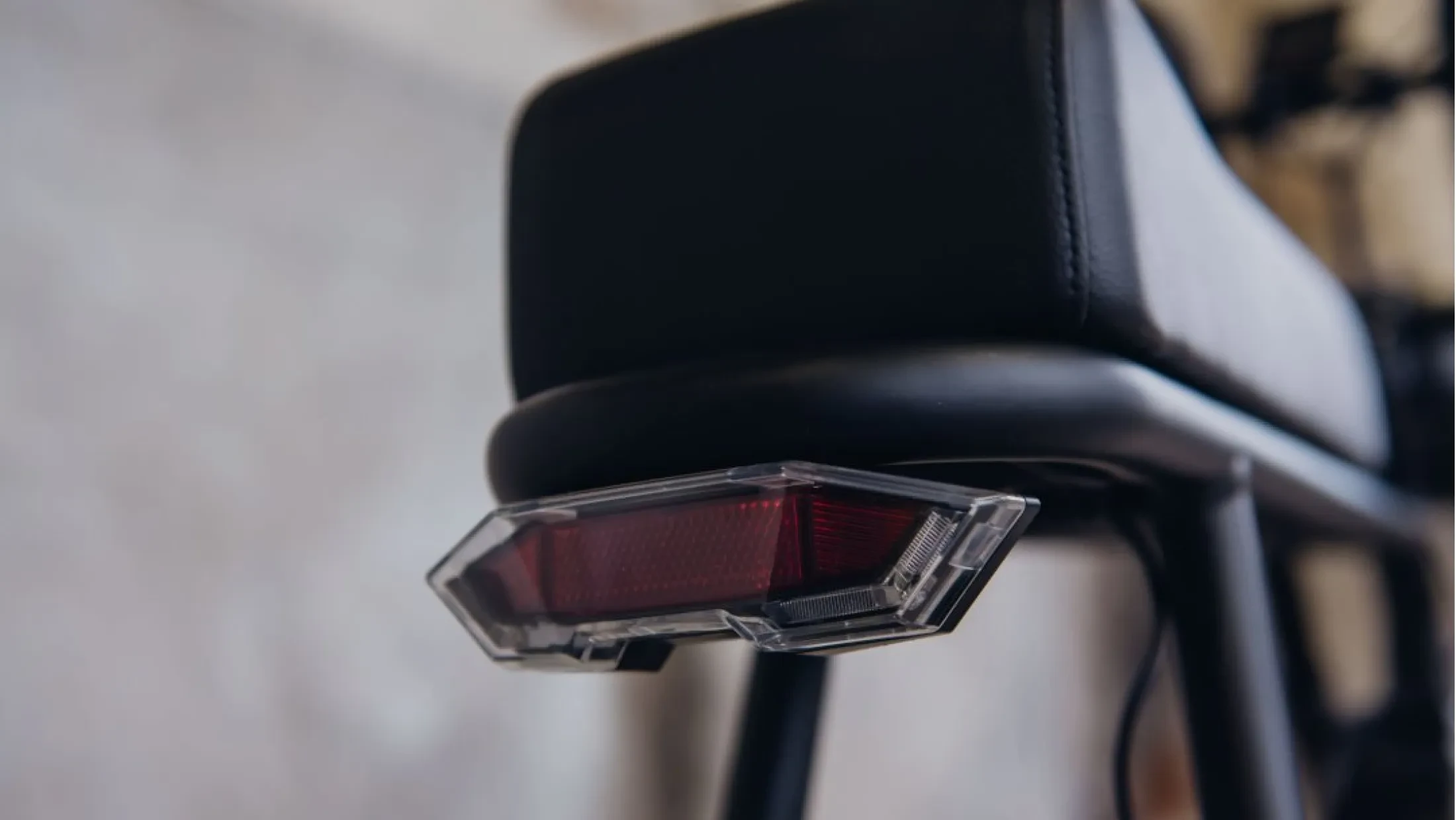 Astonic Earth Sky High achterlicht